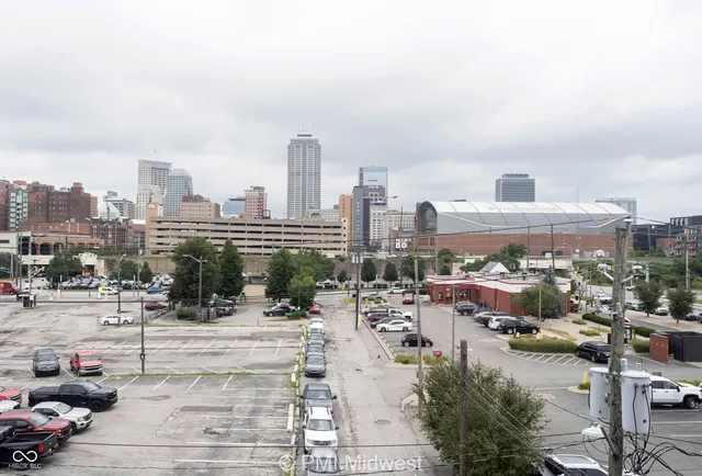 $1,099 | 501 Madison Avenue, Unit 305, Indianapolis, IN 46225