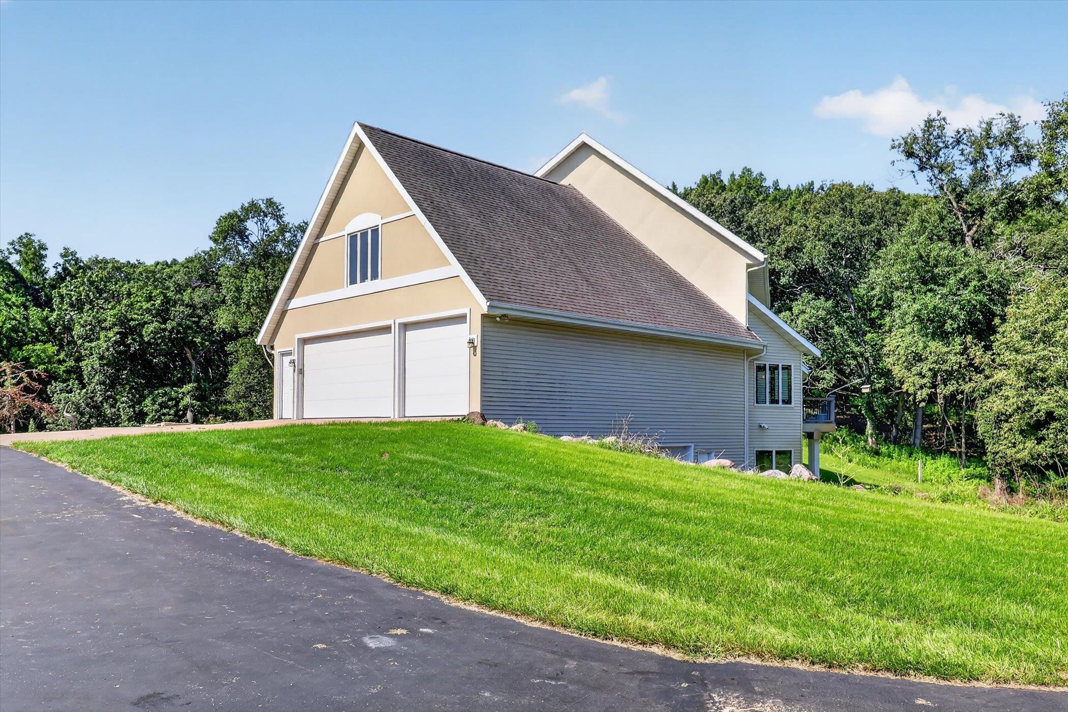 5143 North Kennedy Road Milton, WI 53563 - Photo 4 of 67 Gallery Image 4