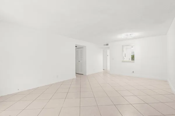 $1,650 | 7301 Amberly Lane, Unit 304, Delray Beach, FL 33446