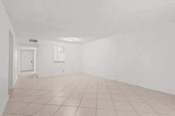 $1,650 | 7301 Amberly Lane, Unit 304, Delray Beach, FL 33446