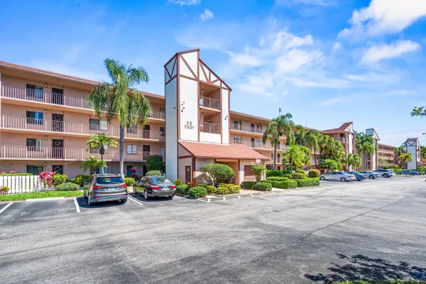 $1,650 | 7301 Amberly Lane, Unit 304, Delray Beach, FL 33446
