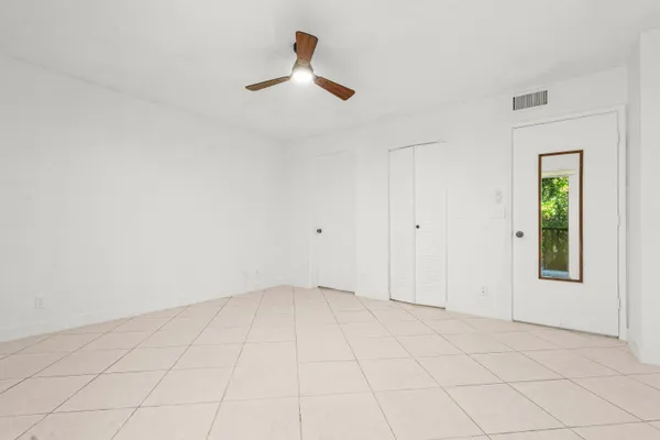 $1,650 | 7301 Amberly Lane, Unit 304, Delray Beach, FL 33446