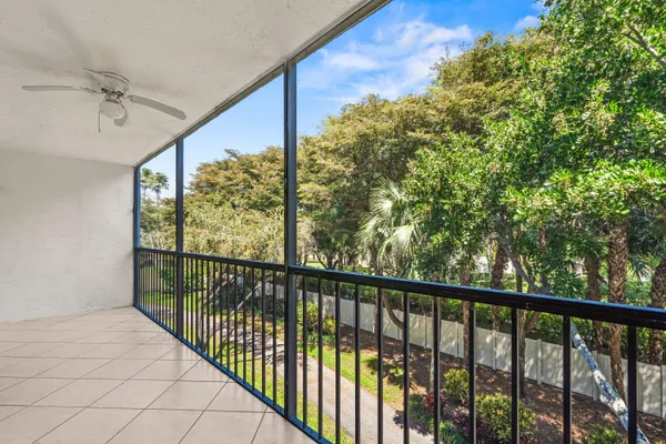 $1,650 | 7301 Amberly Lane, Unit 304, Delray Beach, FL 33446