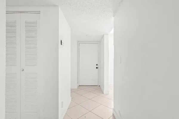 $1,650 | 7301 Amberly Lane, Unit 304, Delray Beach, FL 33446