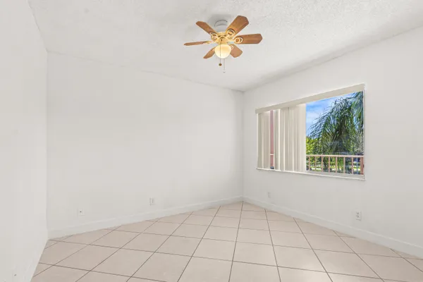 $1,650 | 7301 Amberly Lane, Unit 304, Delray Beach, FL 33446
