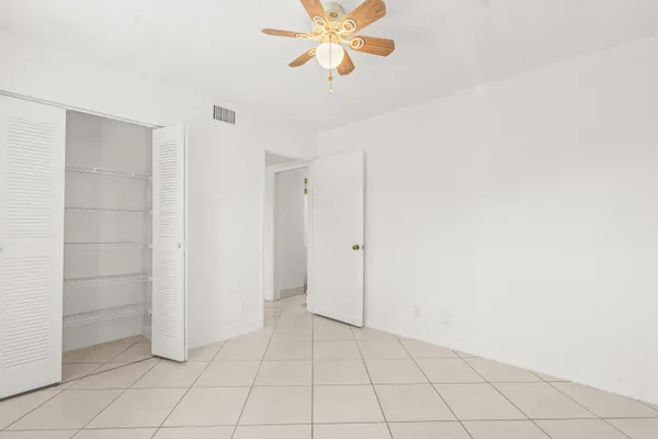 $1,650 | 7301 Amberly Lane, Unit 304, Delray Beach, FL 33446