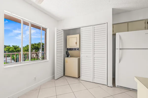 $1,650 | 7301 Amberly Lane, Unit 304, Delray Beach, FL 33446
