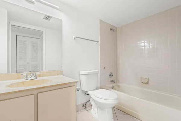 $1,650 | 7301 Amberly Lane, Unit 304, Delray Beach, FL 33446