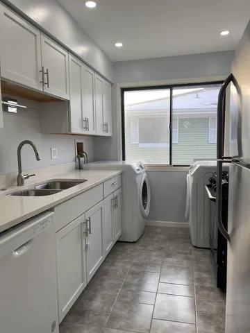 $220,000 | 1475 Sacramento Drive, Unit 1475, Hanover Park, IL 60133