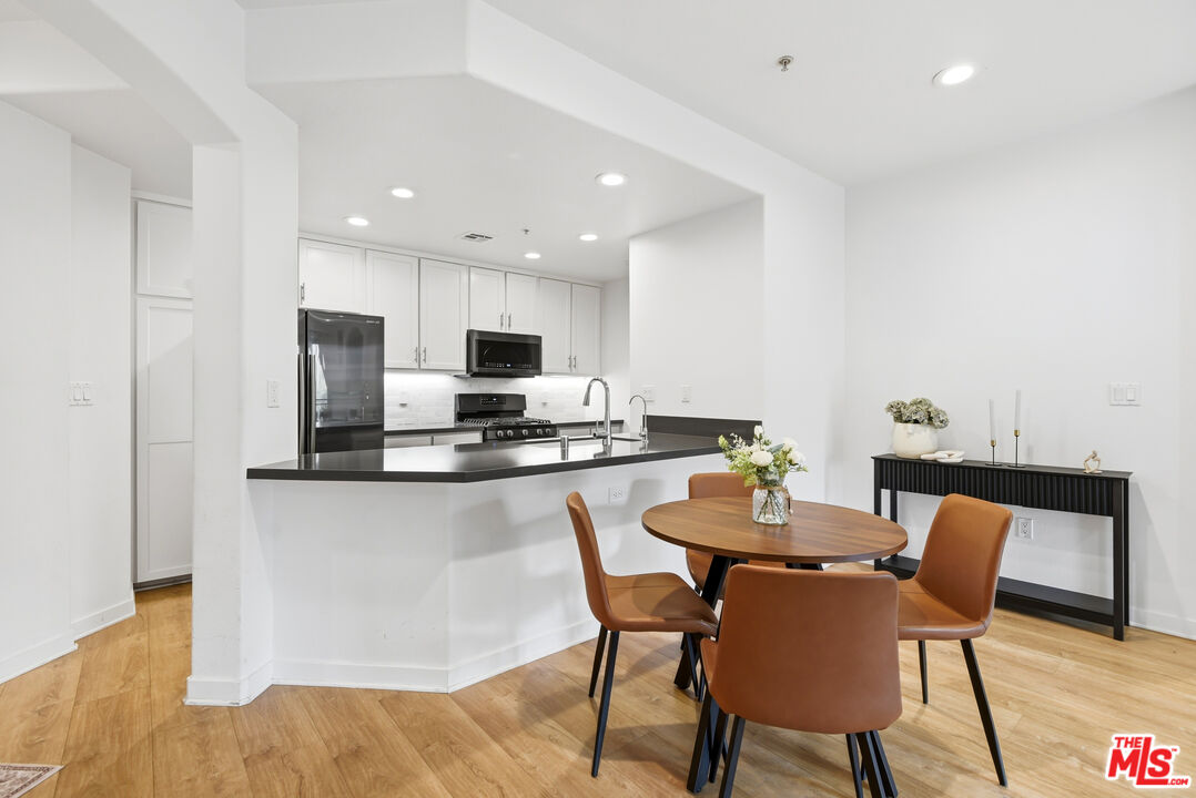 12963 West Runway Road, Unit 321 Playa Vista, CA 90094 - Photo 4 of 28