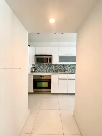 $2,300 | 100 Lincoln Road, Unit 906, Miami Beach, FL 33139