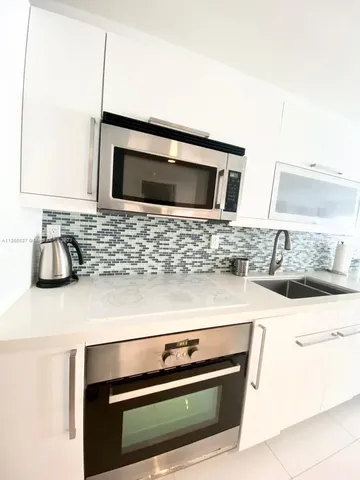 $2,500 | 100 Lincoln Road, Unit 906, Miami Beach, FL 33139