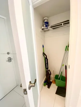 $2,300 | 100 Lincoln Road, Unit 906, Miami Beach, FL 33139