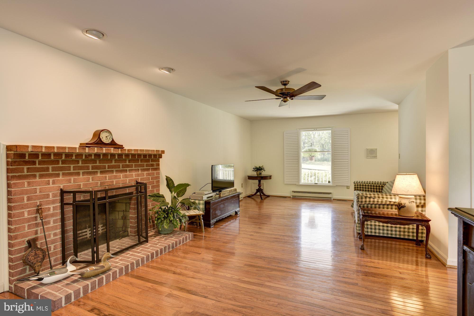 5327 Broadway Road White Hall, MD 21161 - Photo 4 of 49 Living Room