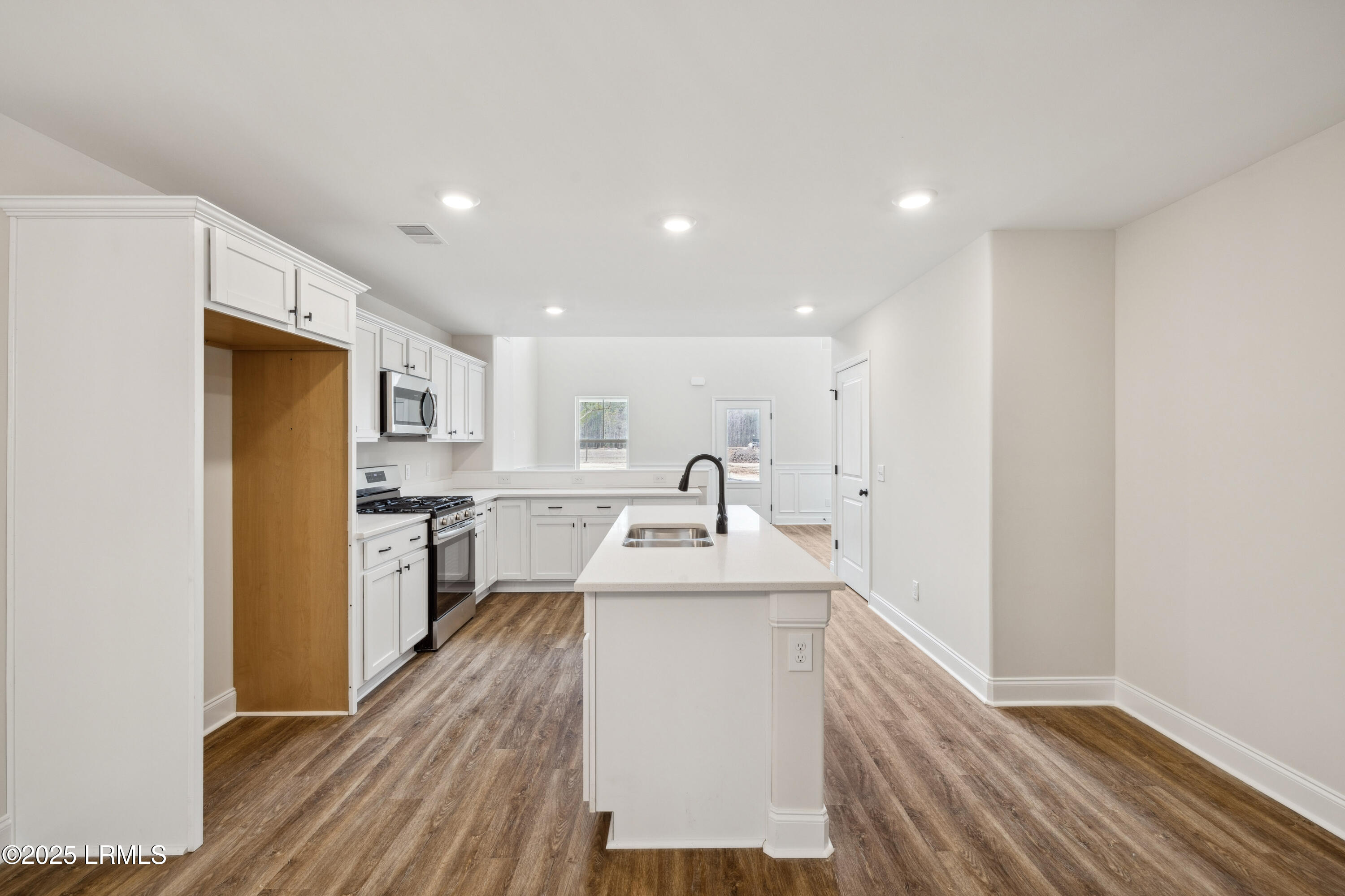 238 Royal Road Hardeeville, SC 29927 - Photo 14 of 40 238RoyalRoad-IslandHouseMedia-0040