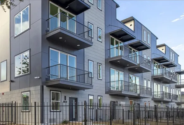 $2,995 | 1614 North Fitzhugh Avenue, Unit 204, Dallas, TX 75206