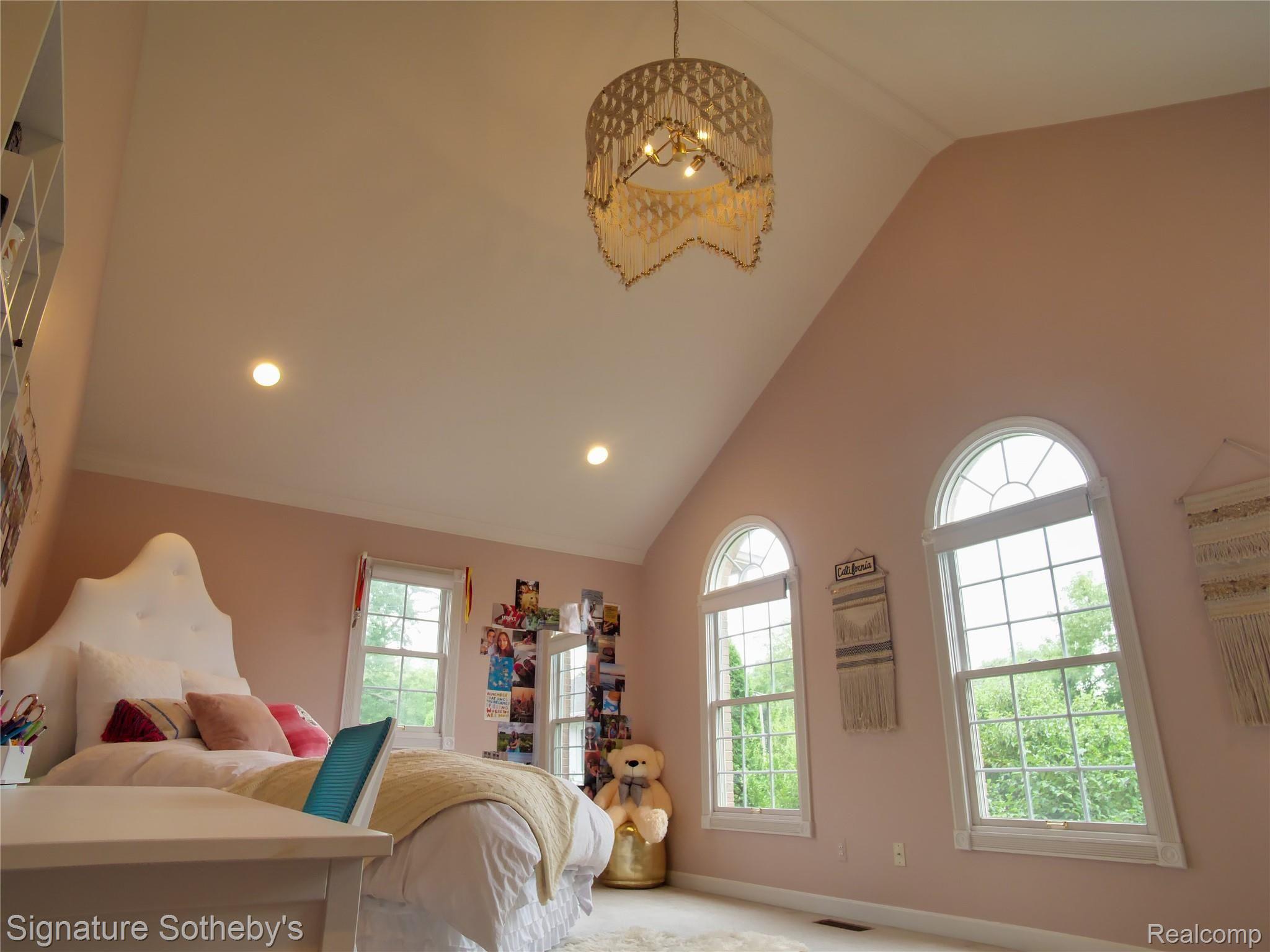 399 Neff Road Grosse Pointe, MI 48230 - Photo 23 of 52 15 - Bedroom.jpg