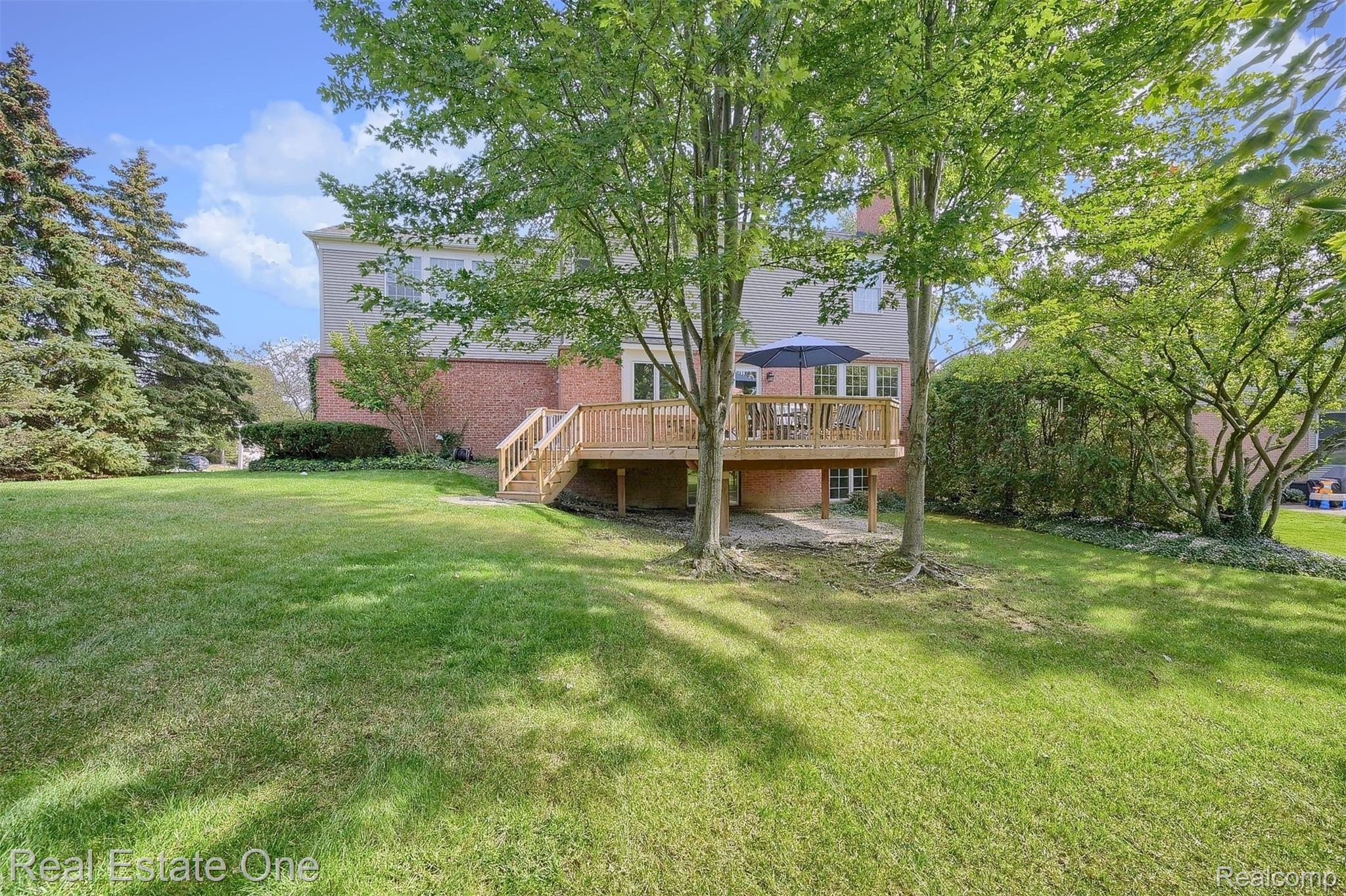 1762 Ring Neck Drive Rochester, MI 48307 - Photo 28 of 48 Brand New Deck & Private Yard!
