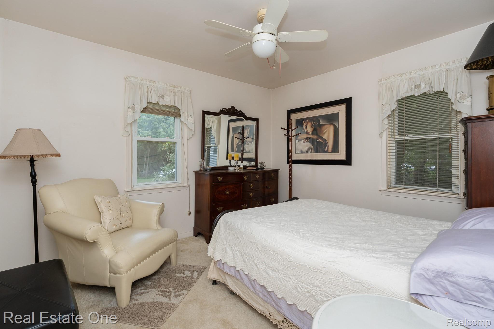 829 Miller Avenue Rochester, MI 48307 - Photo 17 of 25 829 Miller MLS-W006.jpg