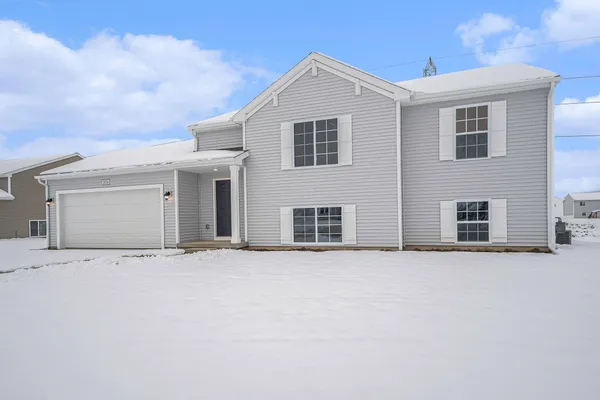 $384,900 | 18222 Loganwood Trail, Battle Creek, MI 49014