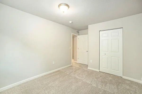 $384,900 | 18222 Loganwood Trail, Battle Creek, MI 49014