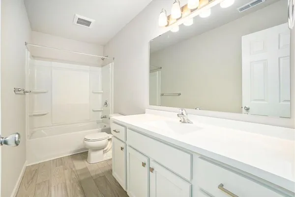 $384,900 | 18222 Loganwood Trail, Battle Creek, MI 49014