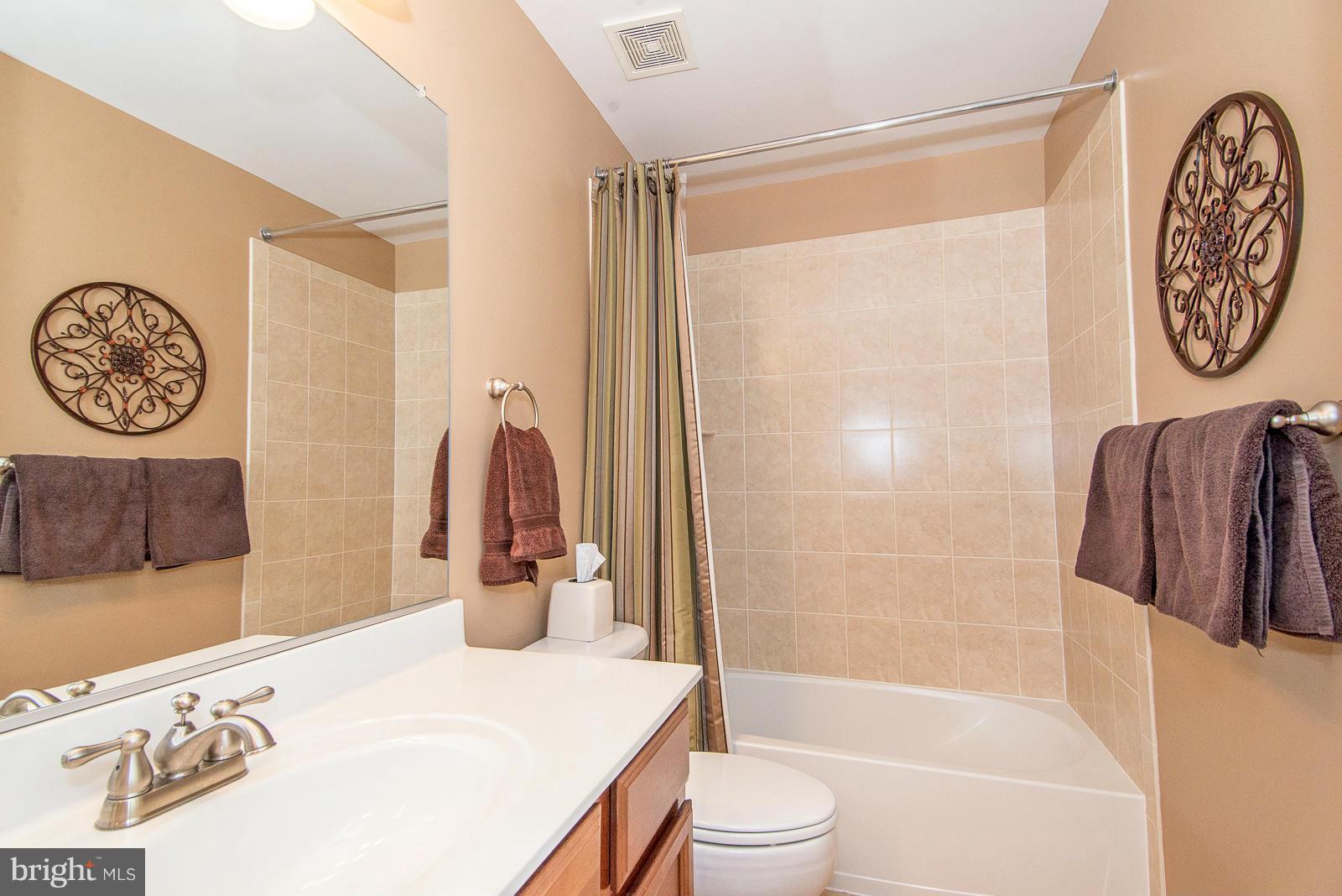 9181 Furey Road Lorton, VA 22079 - Photo 17 of 29 Bath