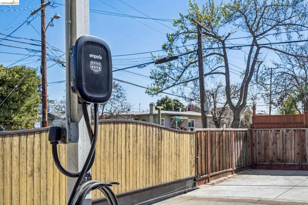 $799,000 | 1550 Havenscourt Boulevard, Oakland, CA 94621