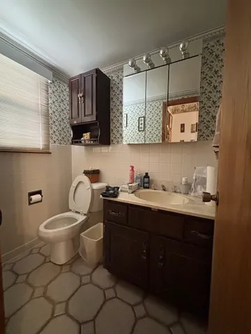 $350,000 | 151 Rose Tree Lane, Lindenhurst, IL 60046