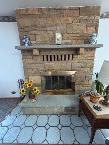 $350,000 | 151 Rose Tree Lane, Lindenhurst, IL 60046