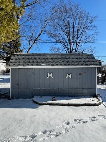 $350,000 | 151 Rose Tree Lane, Lindenhurst, IL 60046