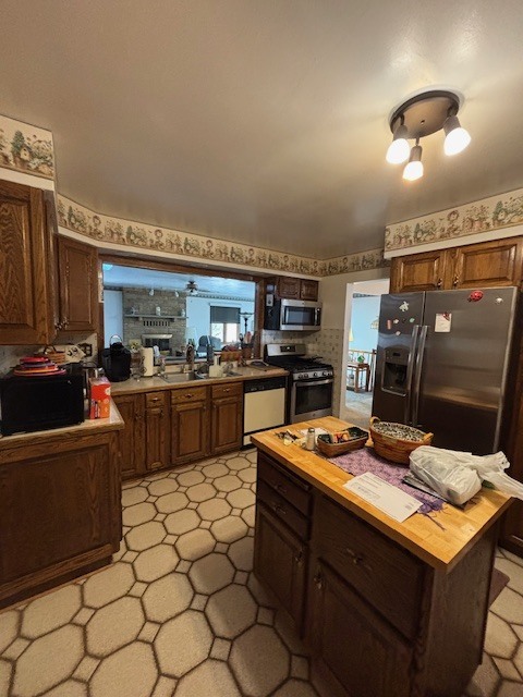 151 Rose Tree Lane Lindenhurst, IL 60046 - Photo 9 of 25