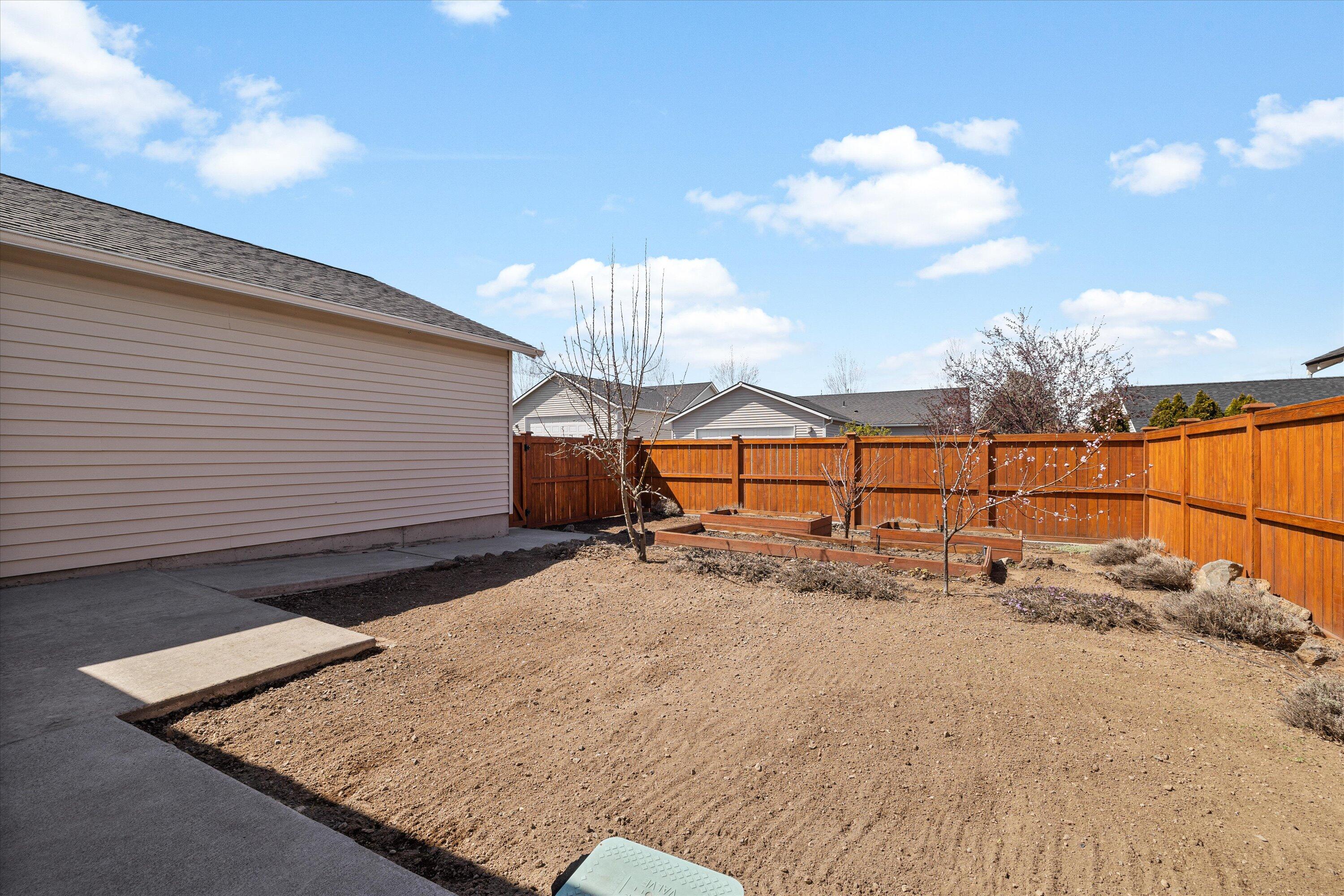 63169 Boyd Acres Road Bend, OR 97701 - Photo 21 of 23 23-6_9431