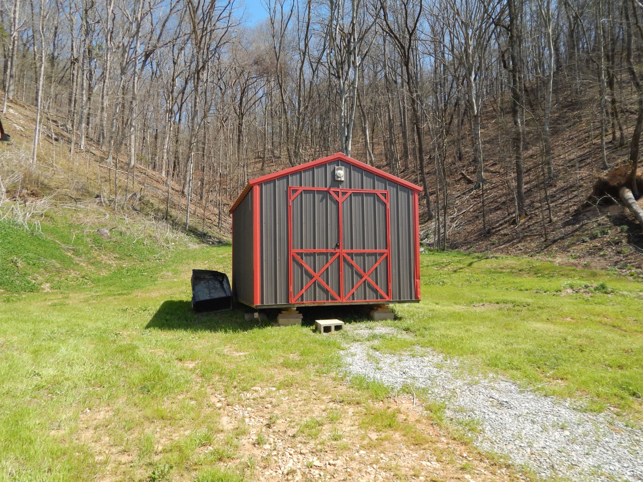 2131 Old Weatherford Creek Road Lutts, TN 38471 - Photo 30 of 64 a view of backyard with a barn and large trees