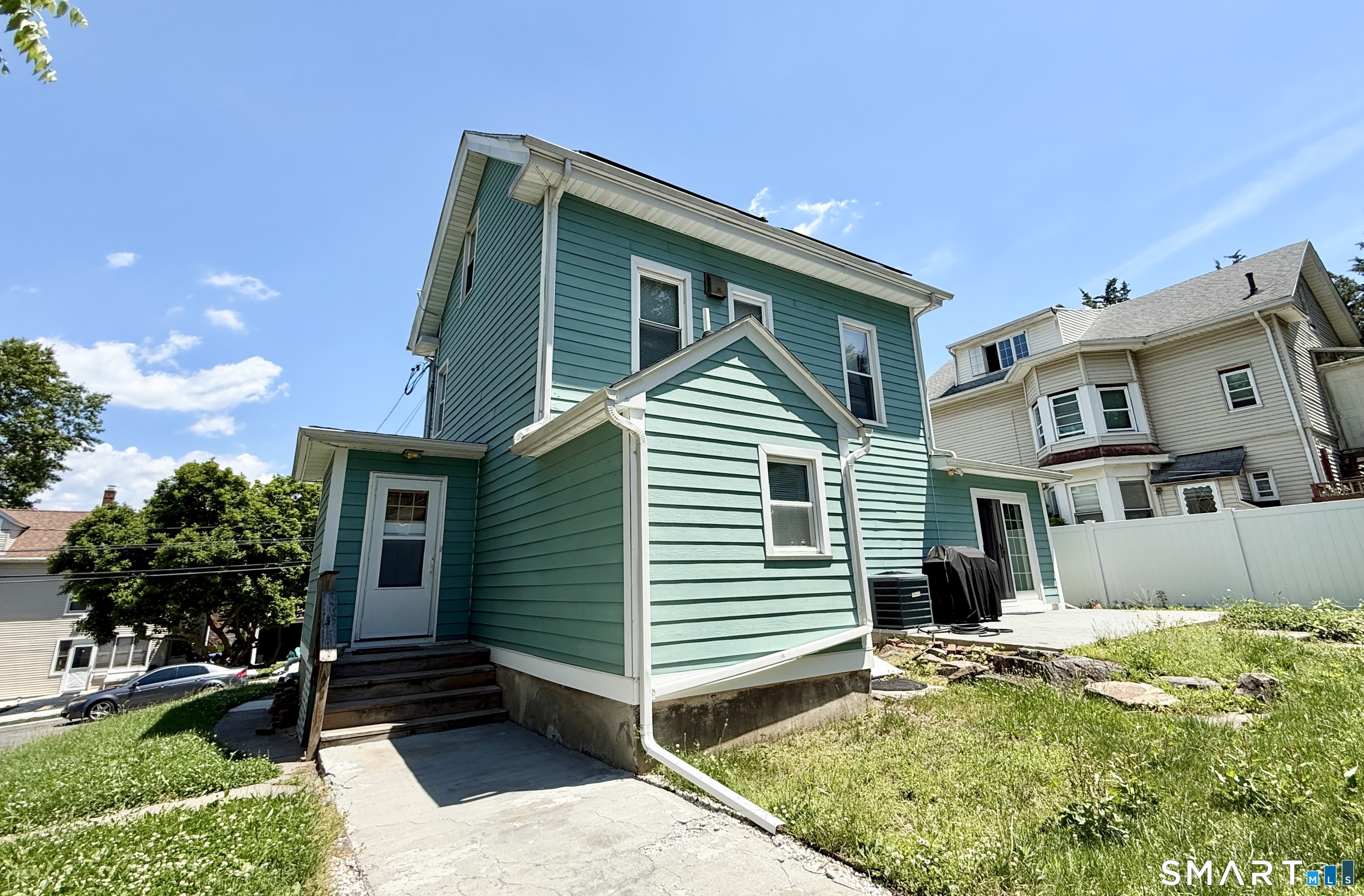 11 Silver Street Meriden, CT 06450 - Photo 5 of 32