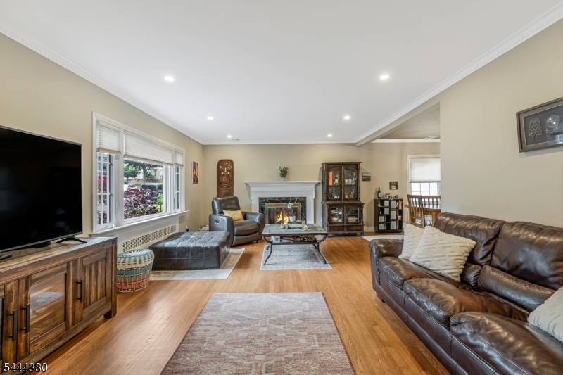 307 Minute Arms Road Union, NJ 07083 - Photo 4 of 26