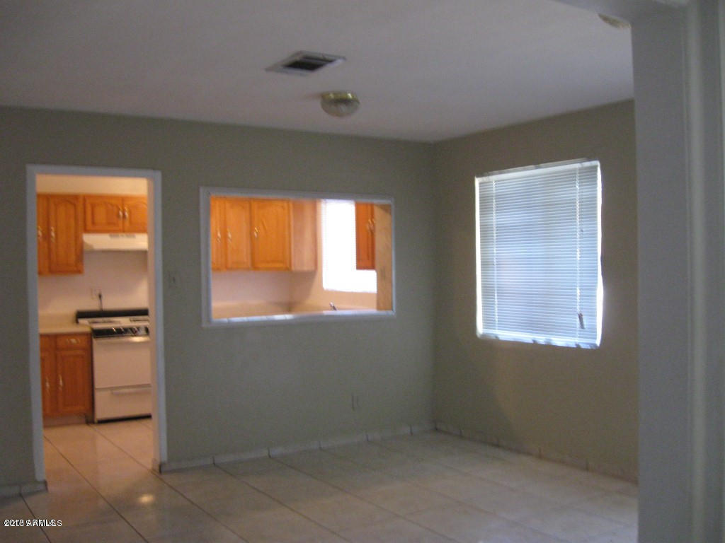 3743 West Cheery Lynn Road Phoenix, AZ 85019 - Photo 4 of 10 20150108205348930455000000-o