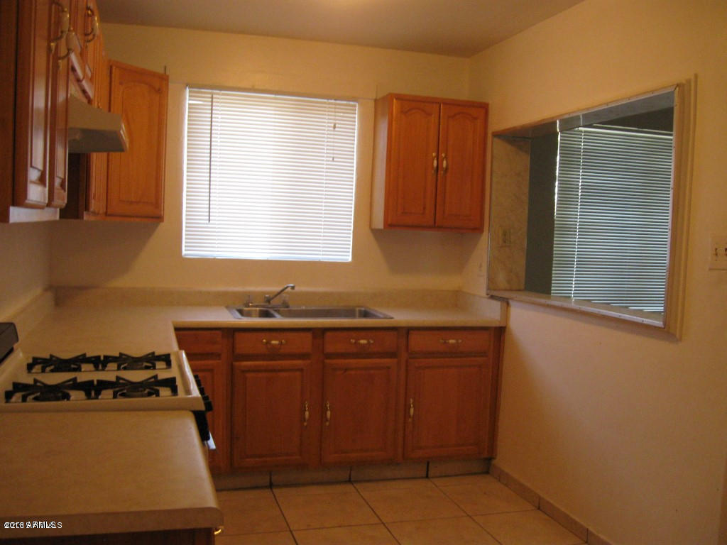 3743 West Cheery Lynn Road Phoenix, AZ 85019 - Photo 5 of 10 20150108205353585311000000-o