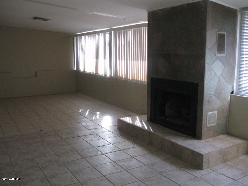 3743 West Cheery Lynn Road Phoenix, AZ 85019 - Photo 7 of 10 20150108205400438770000000-o
