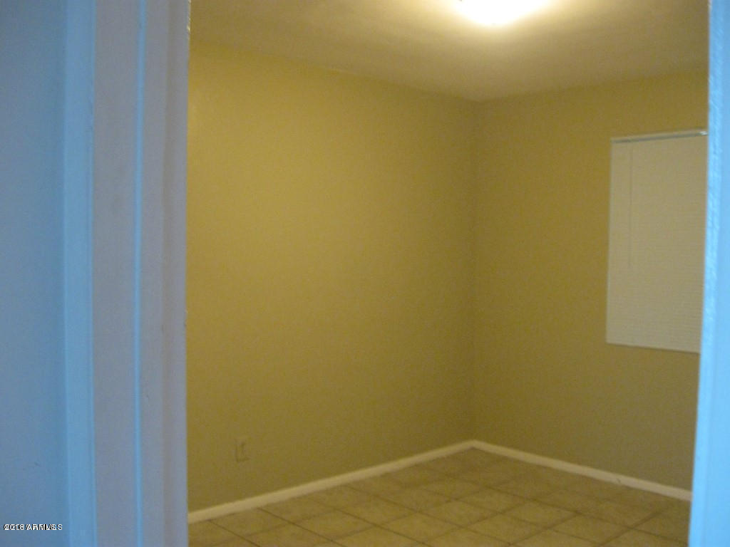 3743 West Cheery Lynn Road Phoenix, AZ 85019 - Photo 8 of 10 20150108205418092948000000-o