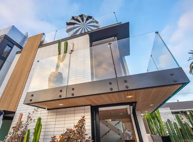 $9,495,000 | 239 4th Street, Encinitas, CA 92024