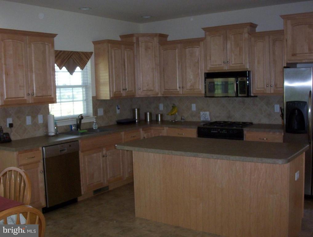 1109 Orchard Road Lititz, PA 17543 - Photo 4 of 20