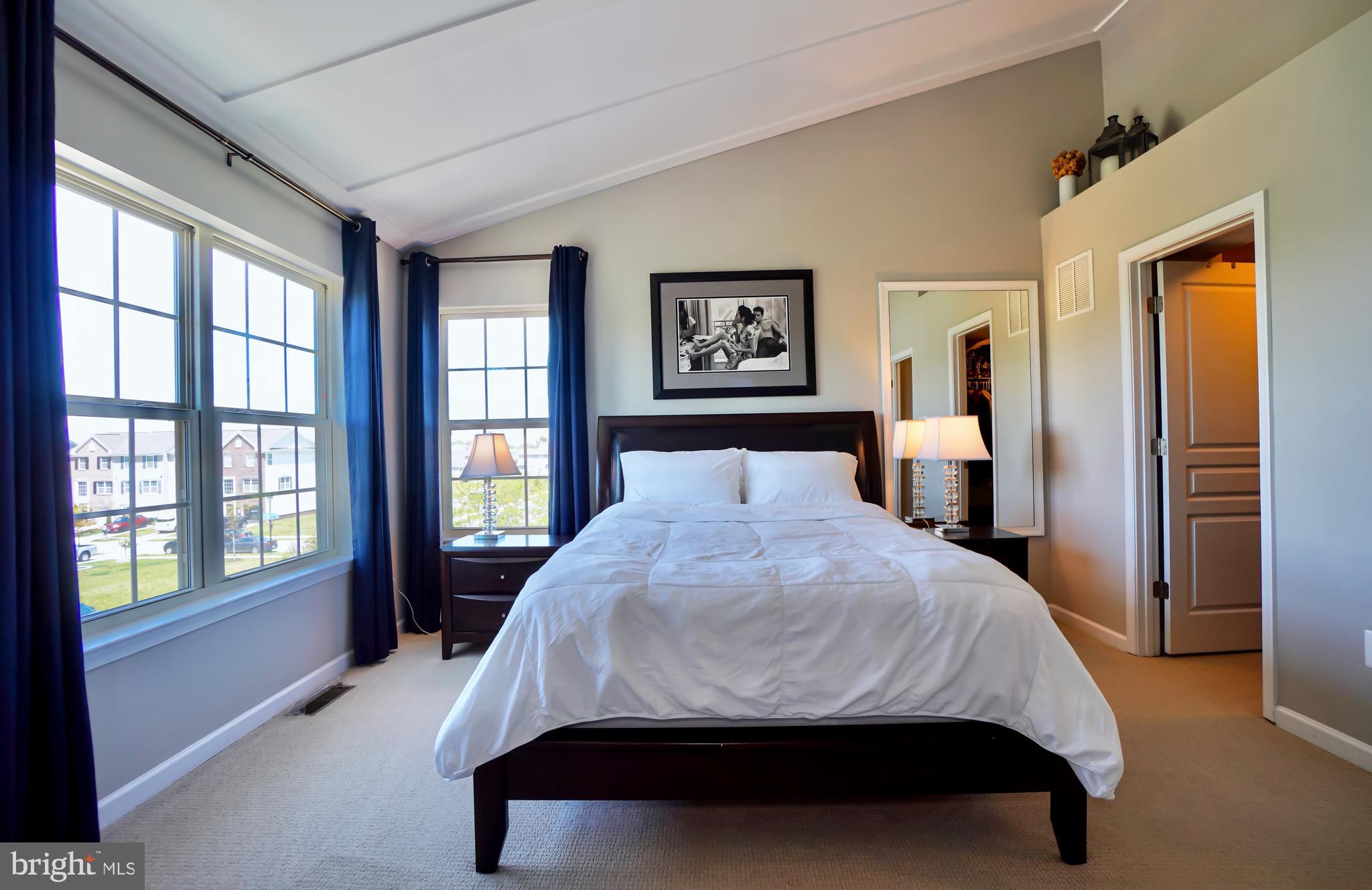 3400 Pintail Road Baltimore, MD 21222 - Photo 35 of 58 Master bedroom with vaulted custom ceiling