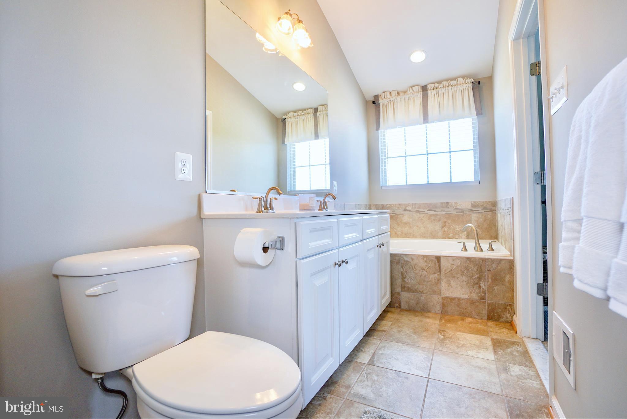 3400 Pintail Road Baltimore, MD 21222 - Photo 43 of 58 Master bathroom with soaking tub