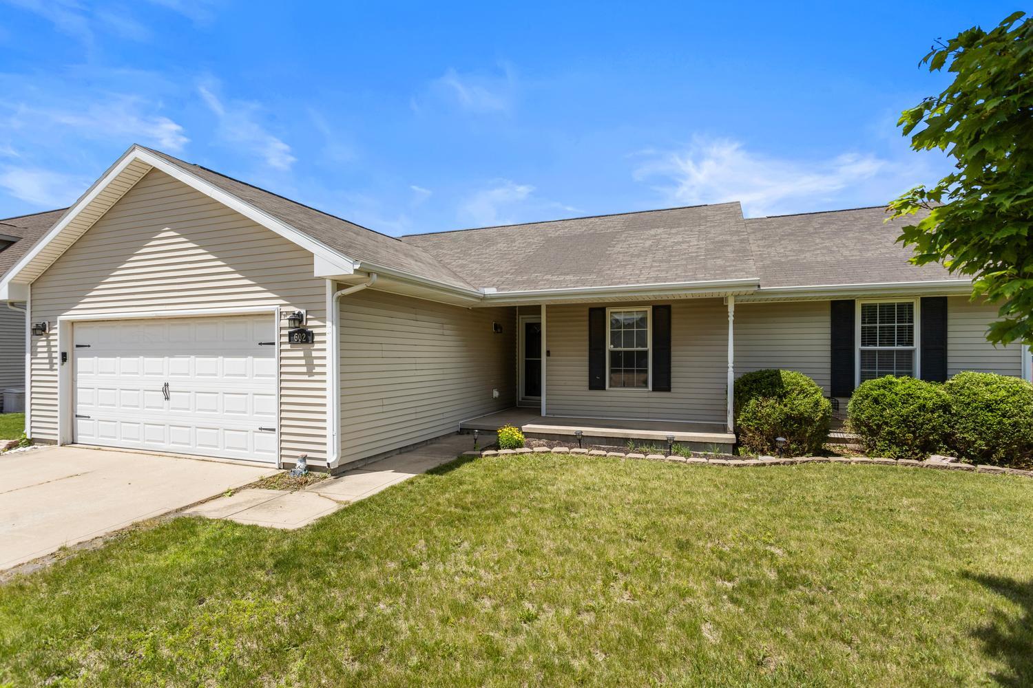 602 Wingstem Drive St. Joseph, IL 61873 - Photo 2 of 24