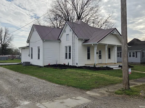 $194,900 | 107 East Race Street, Odon, IN 47562