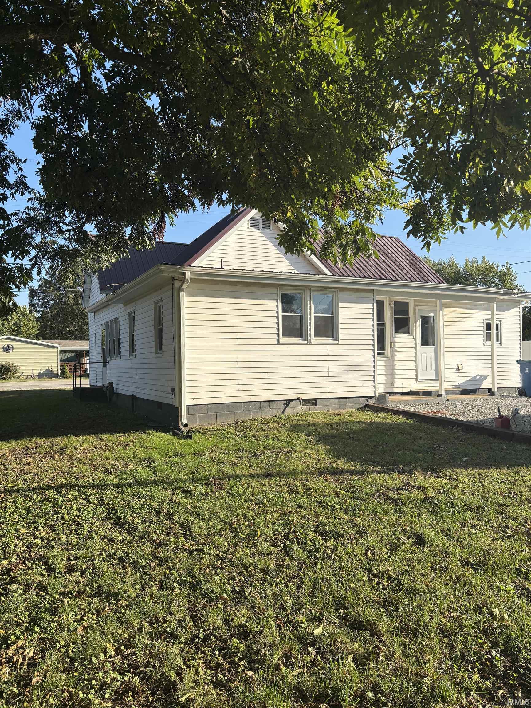 107 East Race Street Odon, IN 47562 - Photo 6 of 34