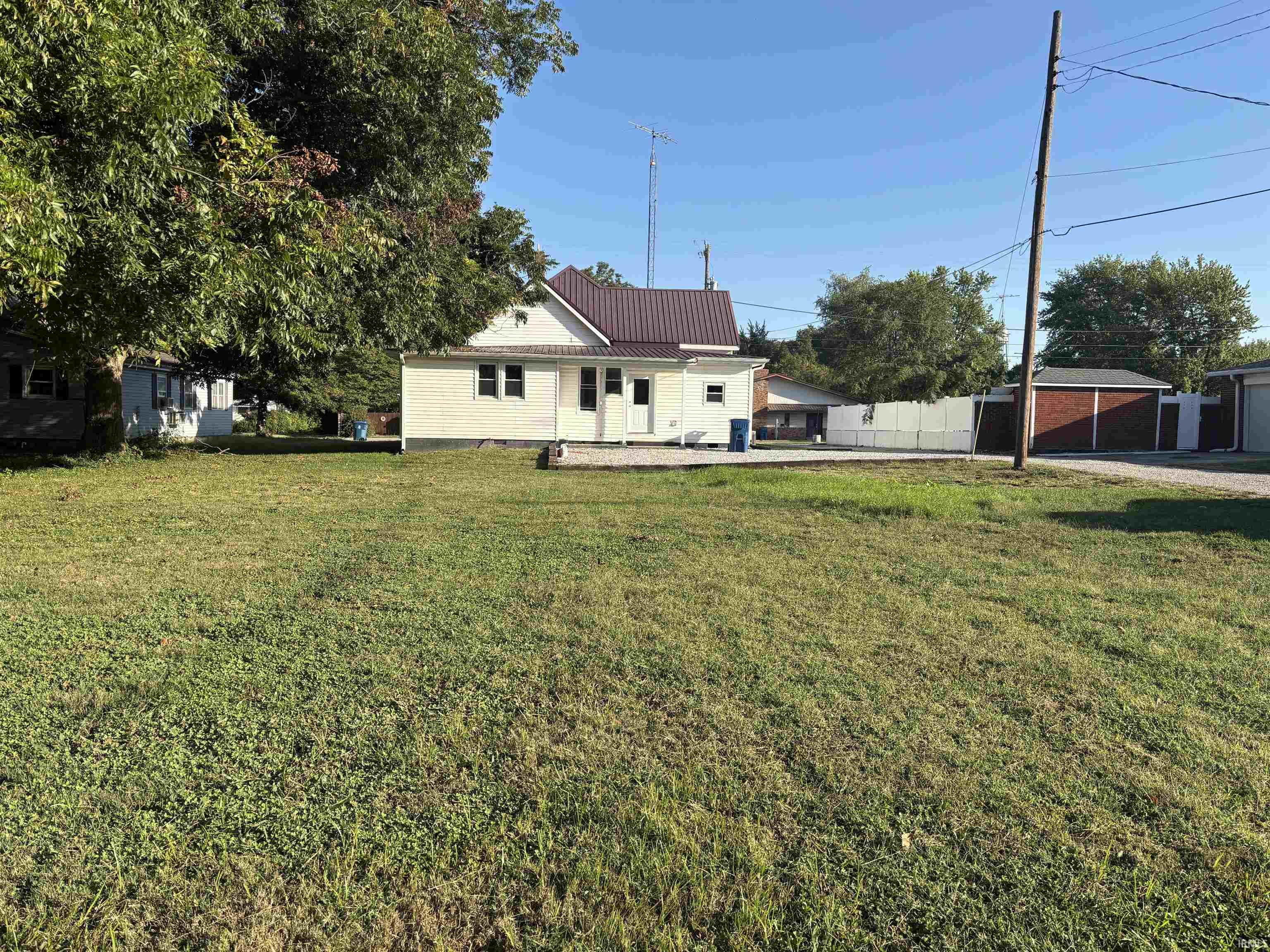 107 East Race Street Odon, IN 47562 - Photo 7 of 34