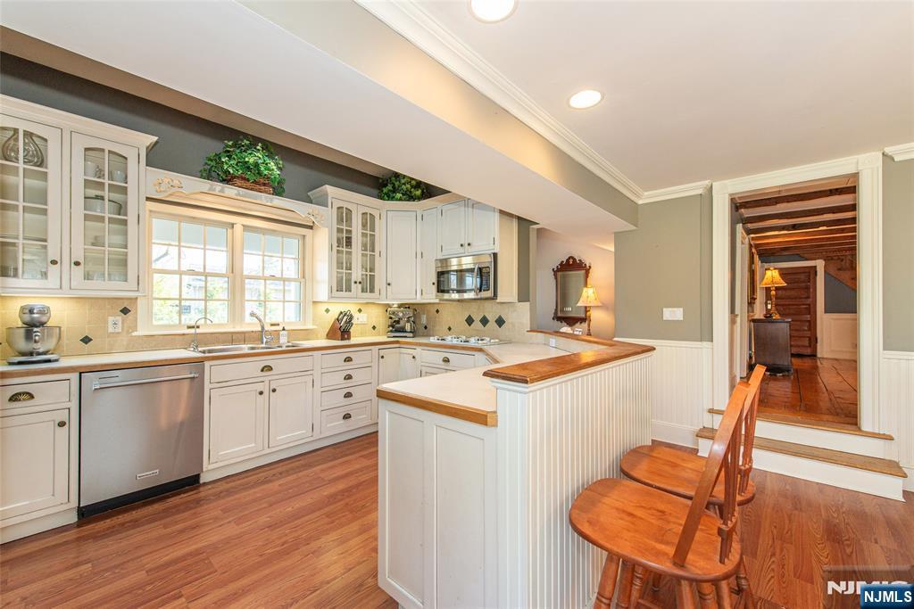 376 Lafayette Road Harrington Park, NJ 07640 - Photo 9 of 50