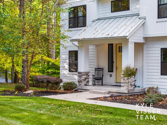 $1,100,000 | 7787 South Gracemoor Court Southeast, Alto, MI 49302